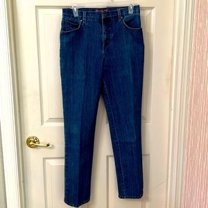 Gloria Vanderbilt Amanda Straight Leg Blue Denim Size 6 Regular